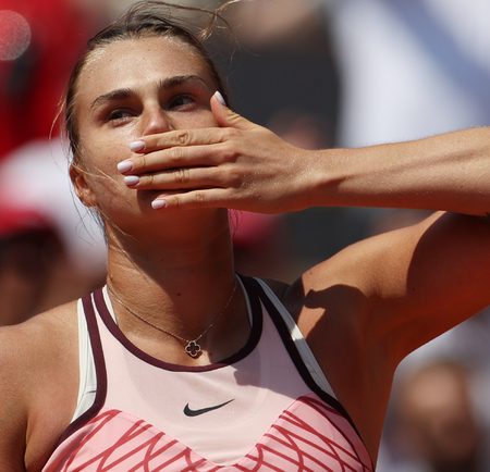 “Carolina Muchova vs Arina Sabalenka: Predicting the Semi-finals of Roland Garros on June 8, 2023”